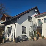 Appartement Jeanys Walhalla In 11 Km Von Regensburg Am Donauradweg *