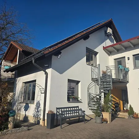 Appartement Jeanys Walhalla In 11 Km Von Regensburg Am Donauradweg *